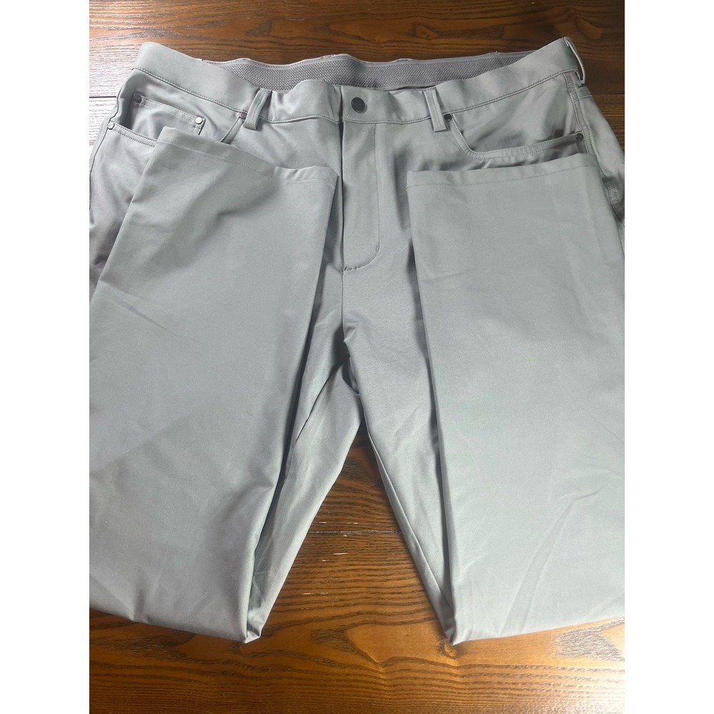 NEW Greg Norman Golf Pant Men's 40x30 Grey Ultimate Stretch Straight Leg NWT
